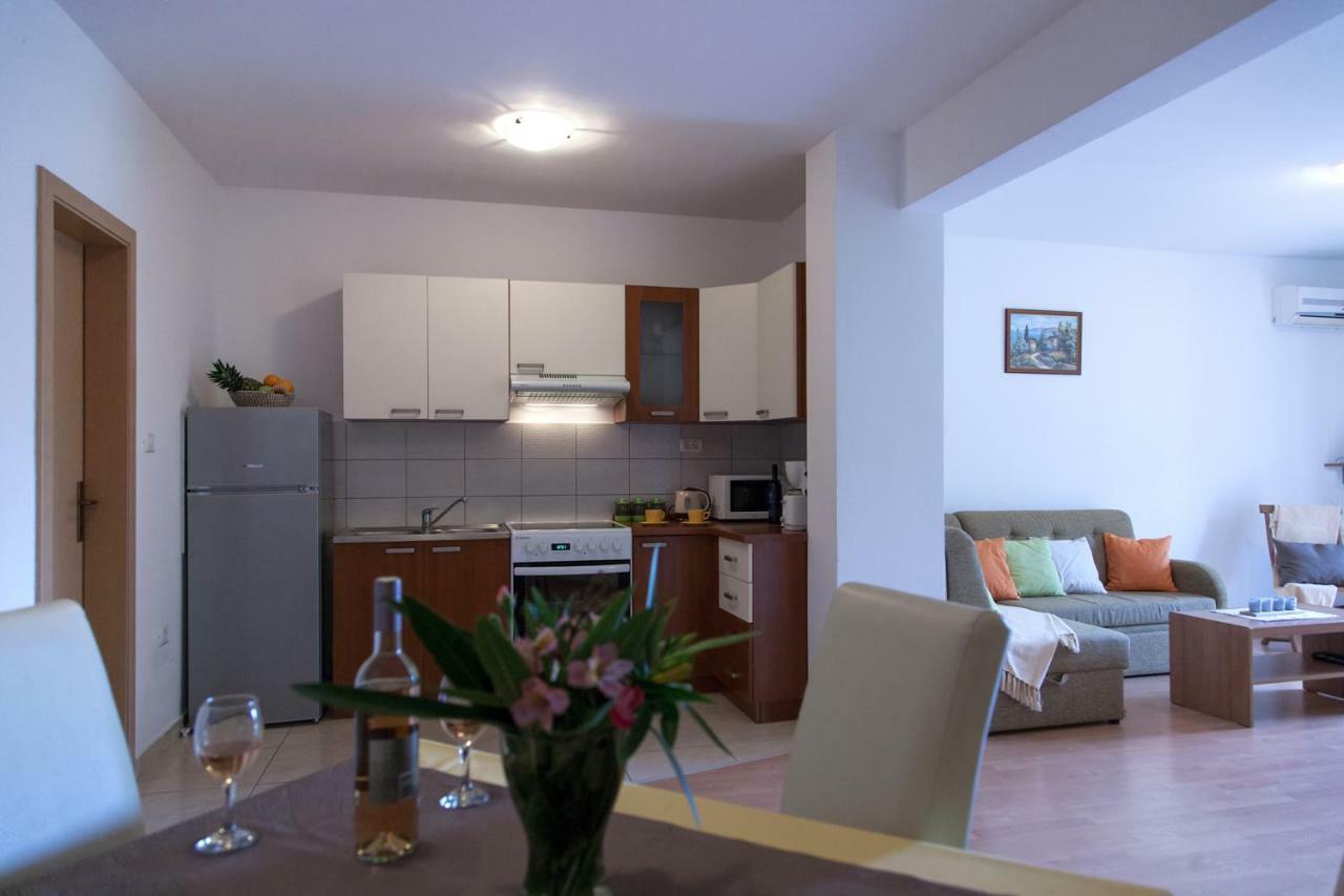 Apartment Helga Лижнян Экстерьер фото