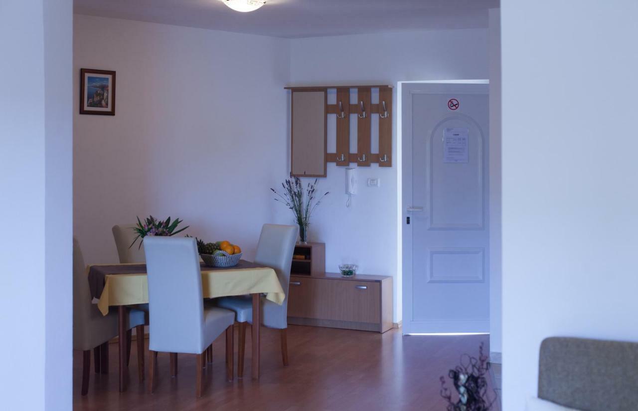 Apartment Helga Лижнян Экстерьер фото