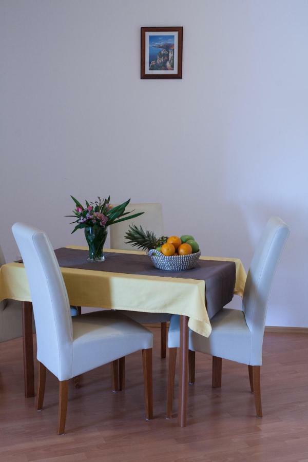 Apartment Helga Лижнян Экстерьер фото